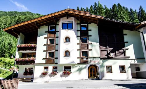 Ischgl Bed & Breakfast | Hotel Garni Siegele - inklusive Silvretta-Card PREMIUM