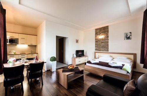 Gyor Hotel | Hotel Garzon Plaza