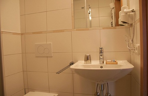 Harburg Hotel | Hotel Gasthof zum Goldenen Lamm