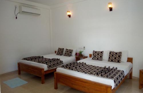 Thanamalvila Hotel | Hotel Gayan's