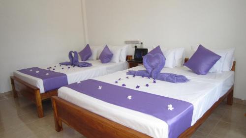 Thanamalvila Hotel | Hotel Gayan's