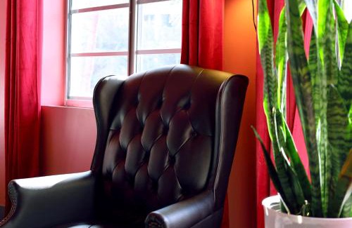 West Avenue Hotel | Hotel Gaythering - Gay Hotel - All Adults Welcome