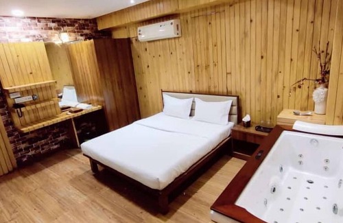 Surat Hotel | Hotel Global