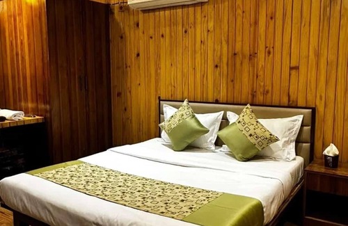 Surat Hotel | Hotel Global
