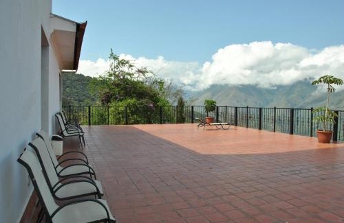 Coroico Hotel | Hotel Gloria Coroico