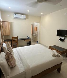 Pithapuram Hotel | Hotel Gokulam Grand