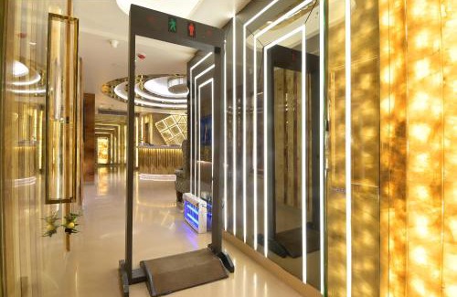 Sadar Bazaar House | Hotel Gold Palace - 03 Mins Walk From New Delhi Railway Station