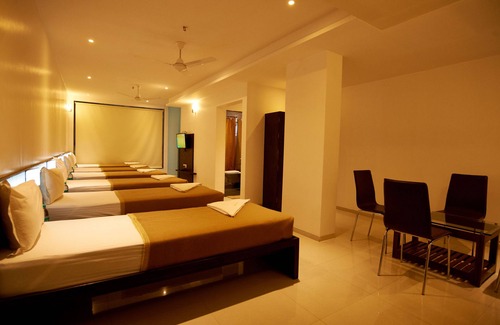 Shirdi Hotel | Hotel Golden View