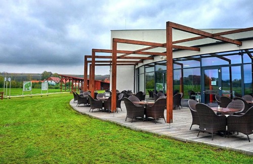 Ostrozska Nova Ves Hotel | Hotel Golf Jezera