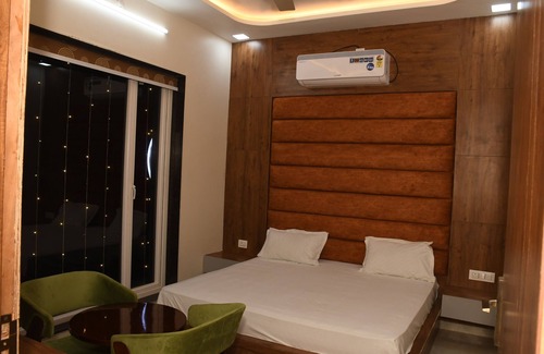 Govardhan House | Hotel Govardhan Inn