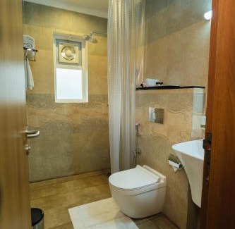 Erezha Hotel | Hotel Grand Alleppey