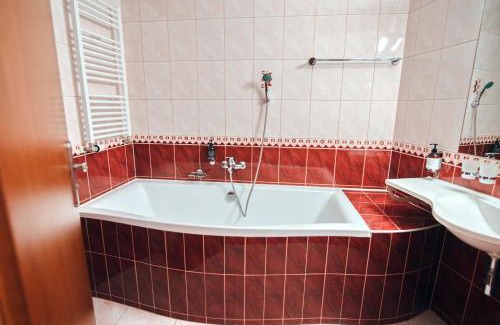 Hradec Kralove Hotel | Hotel Grand