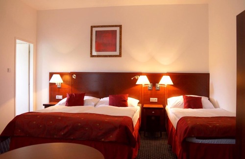 Revnice Hotel | Hotel Grand