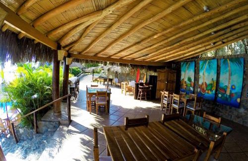 Las Pocitas Hotel | Hotel Grandmare & Bungalows