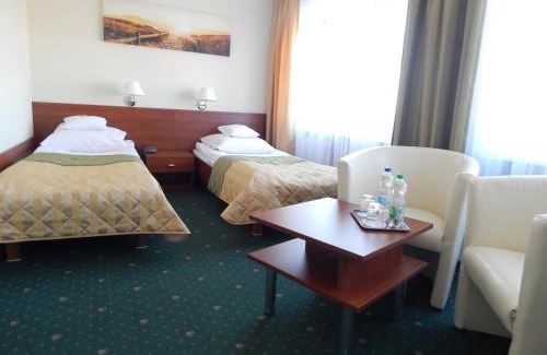 Pila Hotel | Hotel Gromada Pila