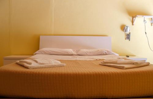 Lavena Ponte Tresa Hotel | Hotel Grotto Bagat