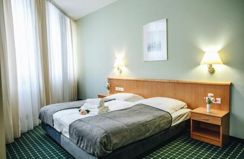 Hellersdorf Hotel | Hotel "Helle Mitte" Berlin