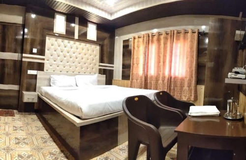 Bajaura Hotel | Hotel Himalaya