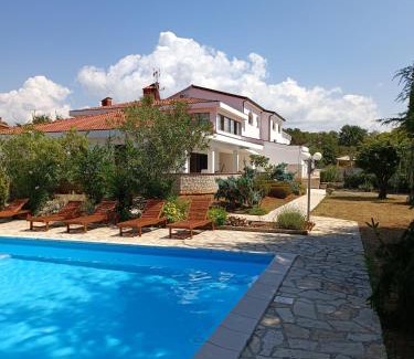 Buici Hotel | Hotel Holiday