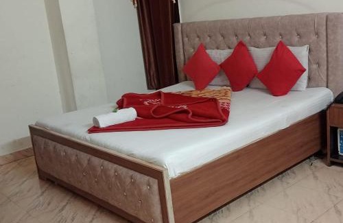 Sector 45 Hotel | HOTEL HOLIDAY INN PARADISE