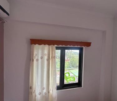 Piqeras Hotel | Hotel Hyso Vela