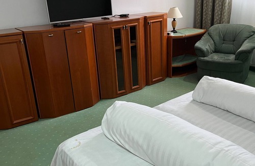 Budureasa Hotel | Hotel Iadolina