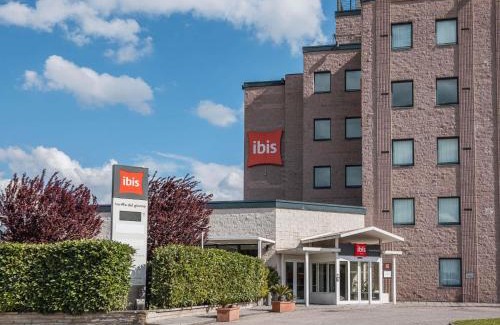 Campi Bisenzio Hotel | Hotel Ibis Firenze Prato Est