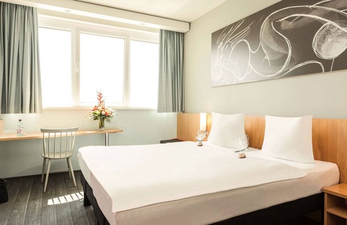 Schwechat Hotel | Hotel ibis Vienna Airport