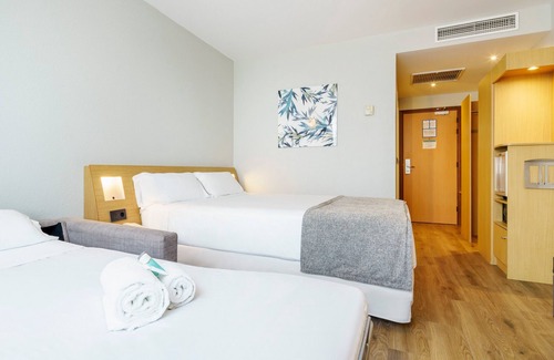 Benicalap Hotel | Hotel ILUNION Valencia 4