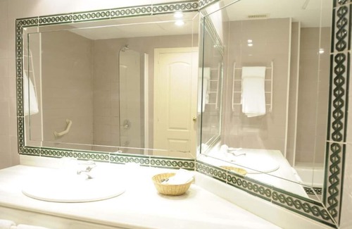 Mairena del Aljarafe Hotel | Hotel In Mairena Del Aljarafe With Other, Tv, Parking