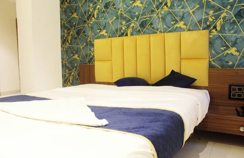 Vadgaon Budruk Hotel | Hotel India Gate