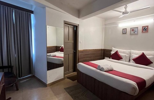 Police Bazar Hotel | Hotel Indiana