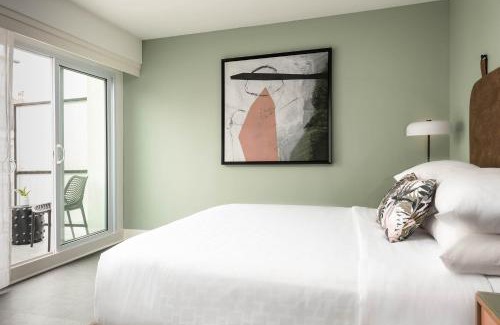 Central West End Hotel | Hotel Indigo Saint Louis Central West End by IHG