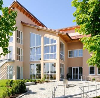 Tittmoning Hotel | Hotel Inspiration Garni
