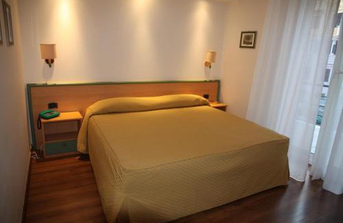 Quarto dei Mille Hotel | Hotel Iris
