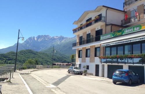 Isola del Gran Sasso dʼItalia Hotel | Hotel Pina Ristorante