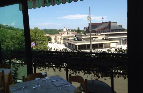 Isola del Gran Sasso dʼItalia Hotel | Hotel Pina Ristorante