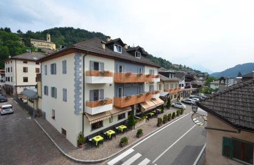 Castello-Molina di Fiemme Hotel | Hotel Italia