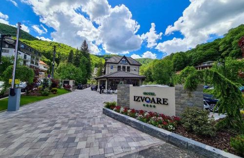 Caciulata Hotel | Hotel IZVOARE Caciulata