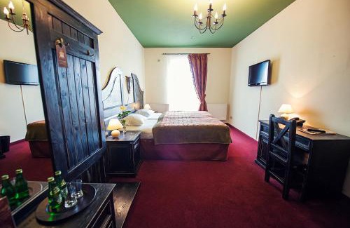 Rzezawa Hotel | Hotel Kasztel