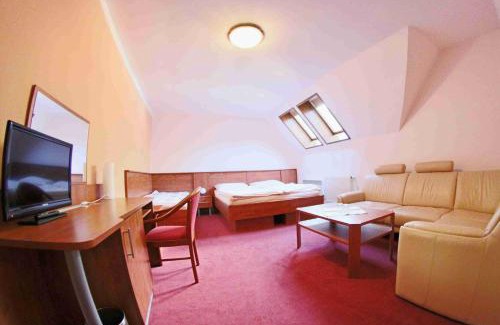 Karlstejn Hotel | Hotel Koruna