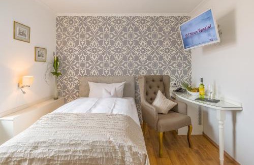 Wasserlos Hotel | Hotel Krone