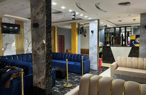 Mutengene Apartment | HOTEL L'EMPIRE