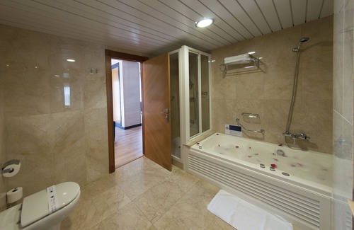 Quesada Hotel | Hotel La Laguna Spa And Golf