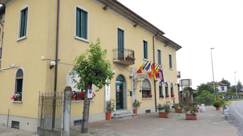Ozzero Hotel | Hotel La Pendola