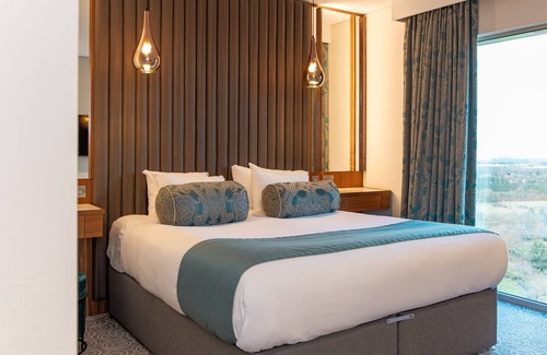 Central Milton Keynes Hotel | Hotel La Tour