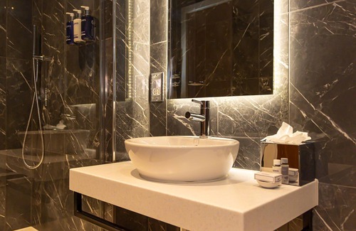Central Milton Keynes Hotel | Hotel La Tour