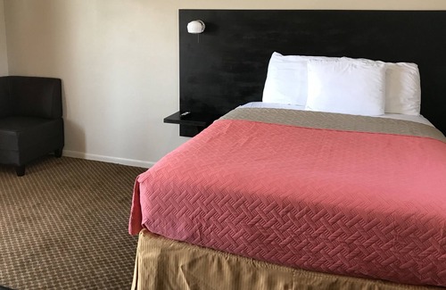 Knob Noster House | HOTEL LACIS COUNTRY INN