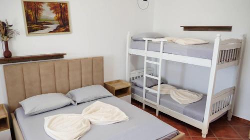 Velipoje Hotel | Hotel Laura