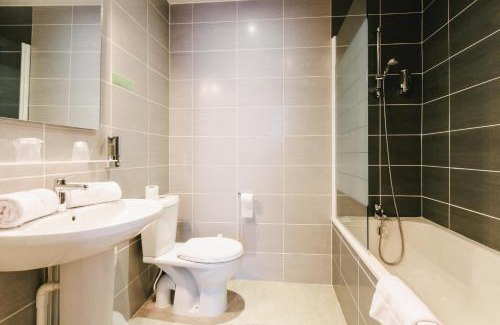Boussac Hotel | Hotel Le Central